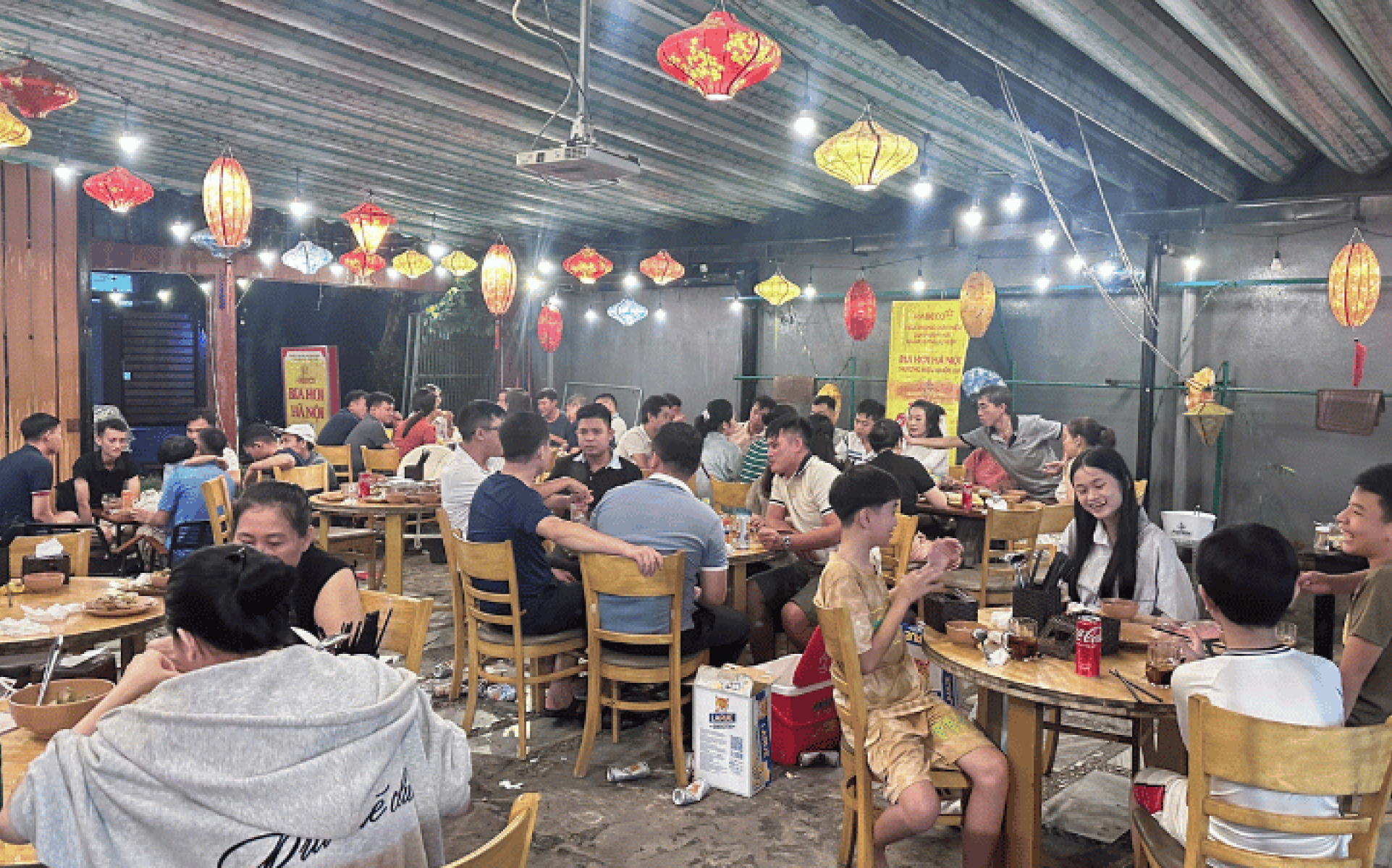 岘港中餐厅推荐｜在越南也能吃到正宗中餐？来Hoa Tửu Quán试试活海鲜现选现做