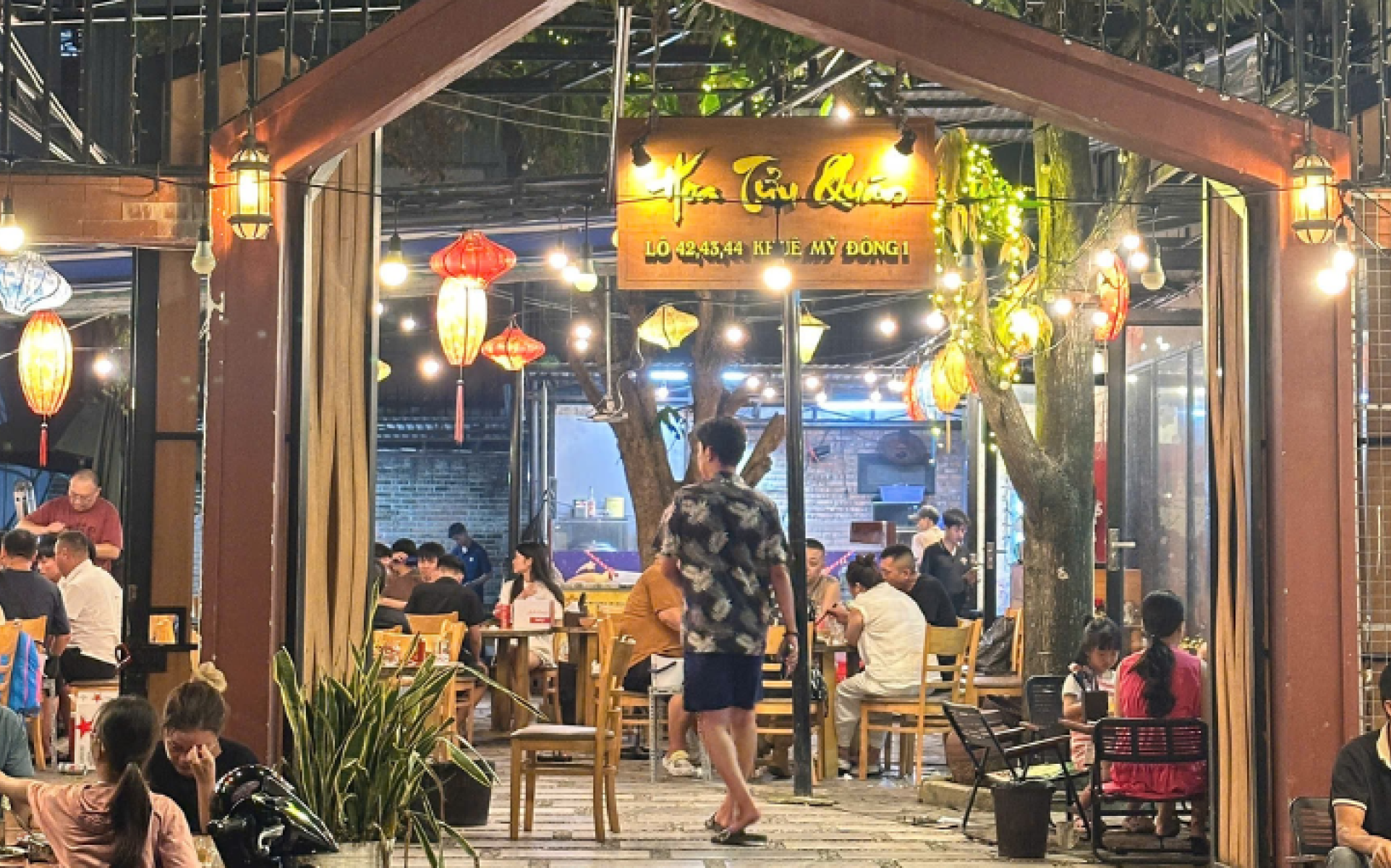 花酒馆——岘港市场价海鲜餐厅，新鲜美味、尽享海洋风味